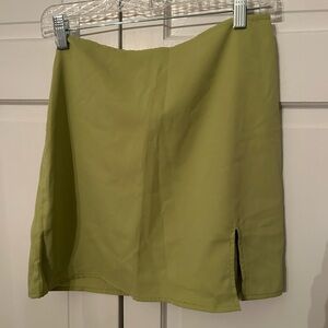 Green Mini Pencil Skirt with Slit for Casual Wear